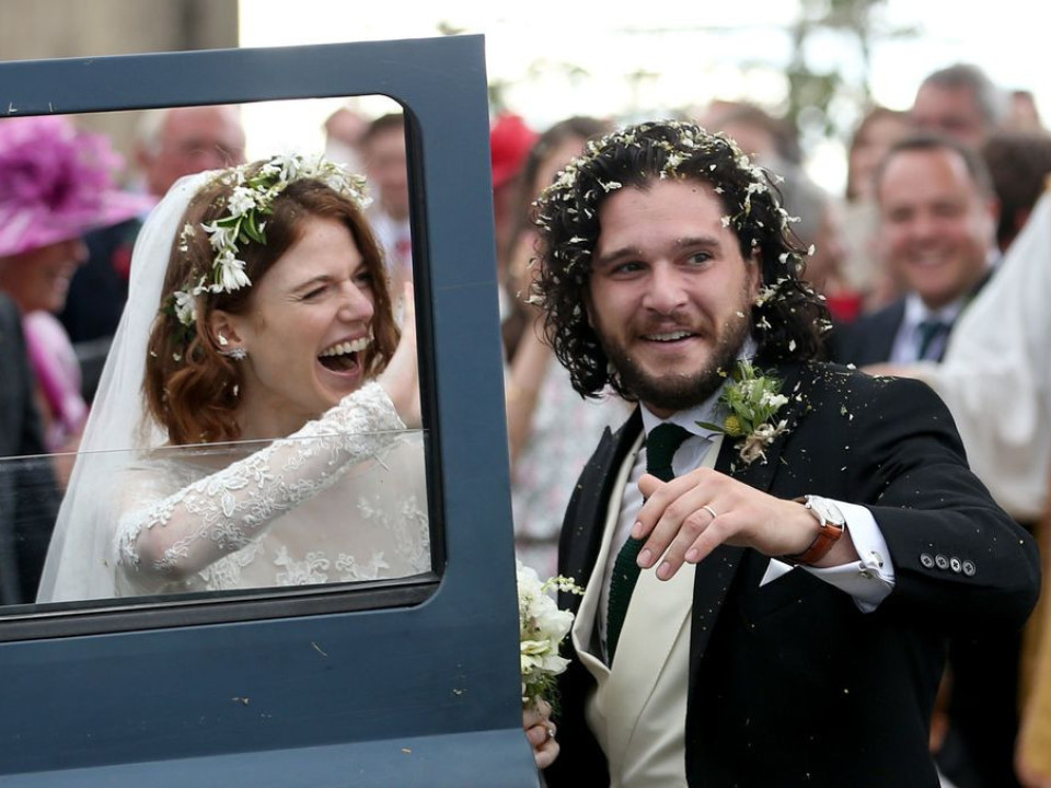 FOTO | Iată ce staruri din „Game of Thrones” au venit la nunta lui Jon Snow!
