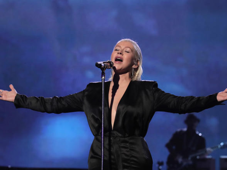 Christina Aguilera, refuzată de o trupă locală. Iată de ce nu a lăsat-o solistul trupei să cânte!