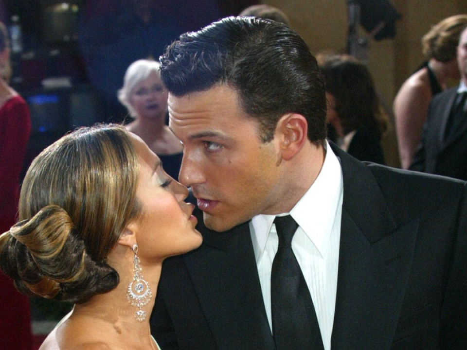 Sărut pasional în public! Jennifer Lopez și Ben Affleck se iubesc din nou, după 17 ani!