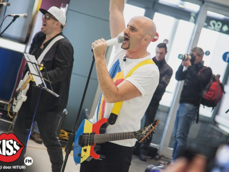 Voltaj, super-concert in aeroportul Otopeni