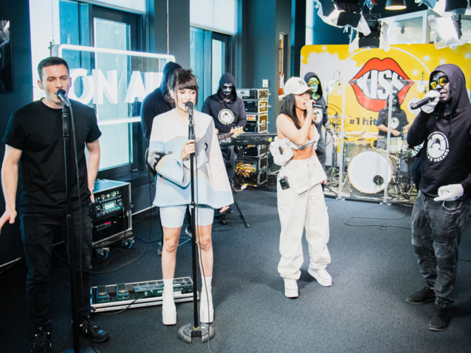 Carla's Dreams, INNA, Irina Rimes și The Motans au cântat LIVE la Kiss FM noul lor single „Aici”