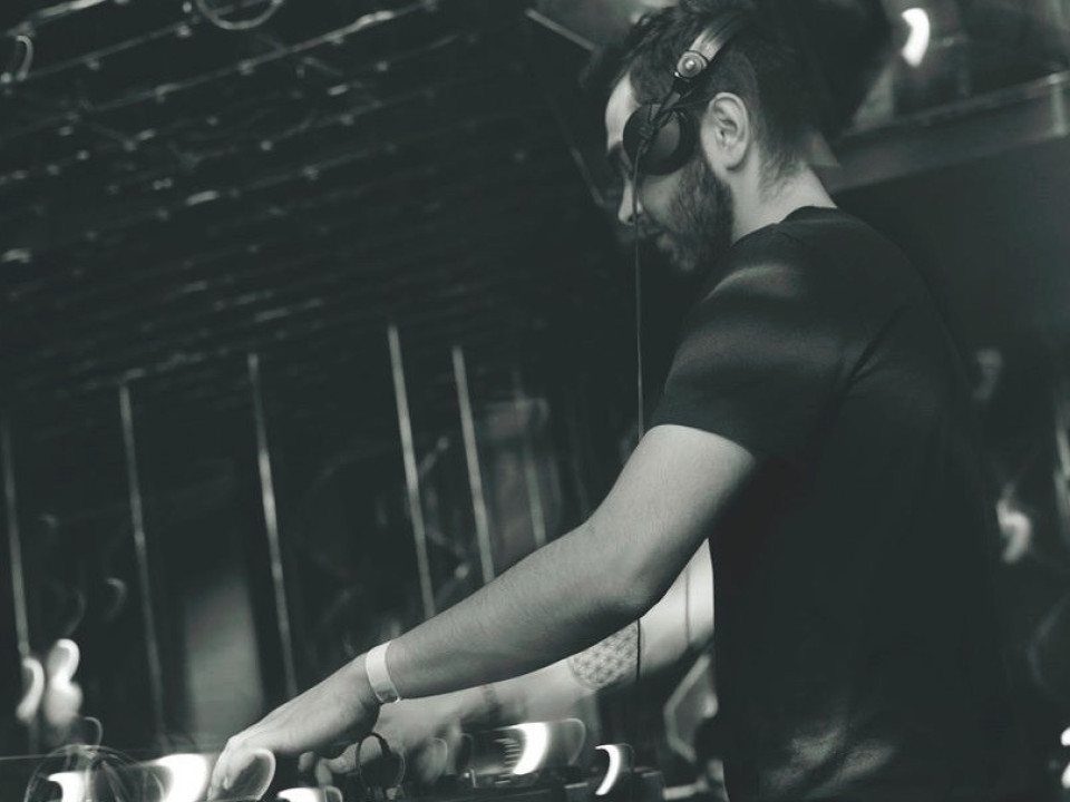 Fii DJ-ul nostru | Află mai multe despre Alex Rise, unul dintre concurenții campaniei!