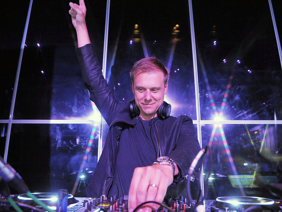 VIDEO | Iată ce mesaj are Armin van Buuren pentru fanii săi din România 