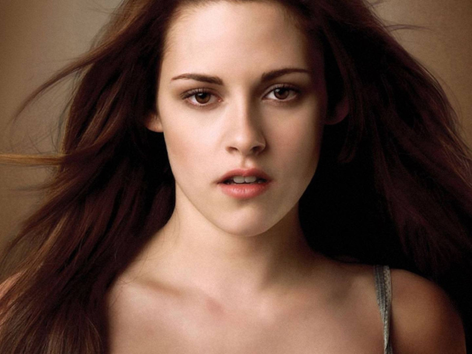 FOTO | O mai ții minte pe Bella din Twilight? Nu o să îți vină să crezi cum arată acum actrița!