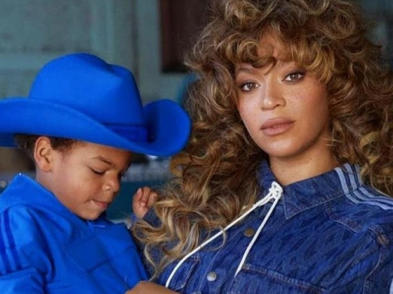 Imagini în premieră cu gemenii lui Beyonce! Blue Ivy, Rumi și Sir, atracția principală în noua ei campanie 