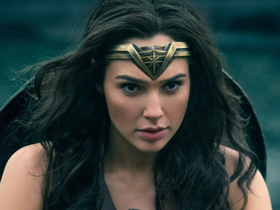 Gal Gadot filmează pentru „Wonder Woman 2”. Iată cum „zboară” pe străzile din SUA!