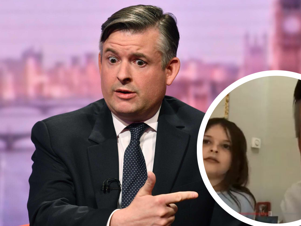 VIRAL | Un politician a fost întrerupt în timpul unei intervenţii la BBC de fiicele sale care voiau să îi arate ce cadouri au primit