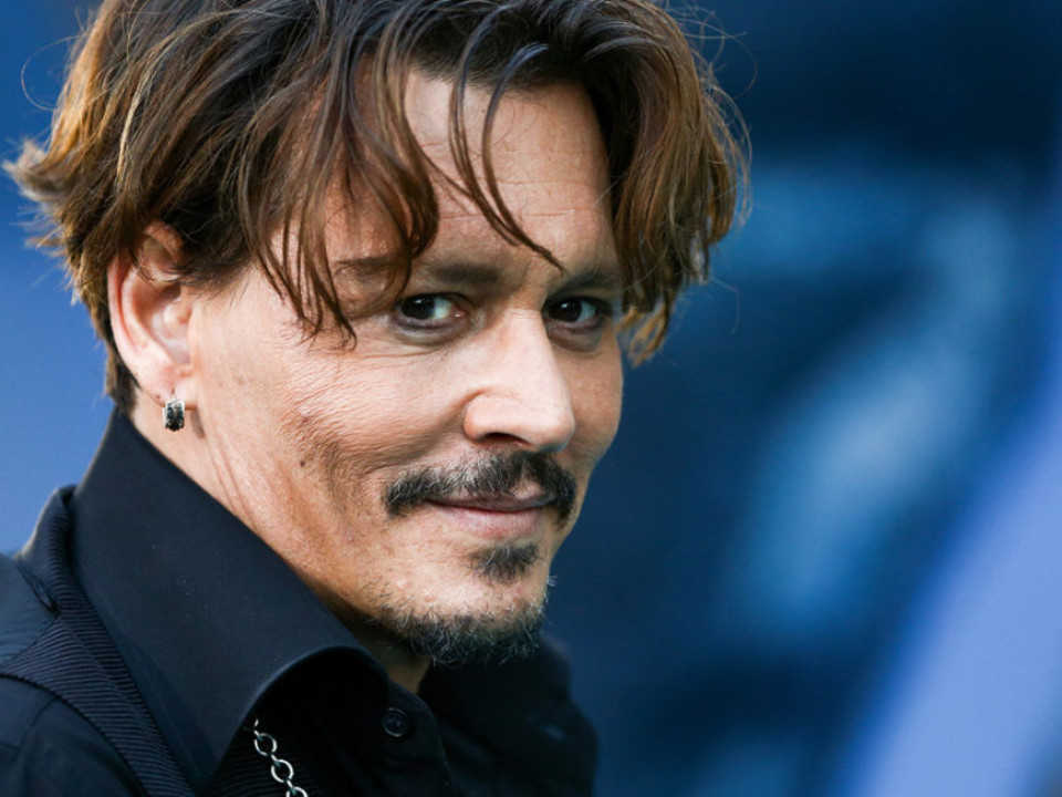 Ce se întâmplă cu Johnny Depp? Fosta lui iubită s-a întors în SUA, pentru a avea grijă de el!