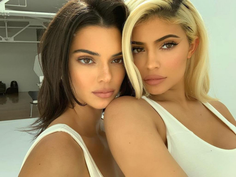 Kylie și Kendall Jenner s-au făcut de râs pe Internet. Uite ce au pus la cale cele două surori!