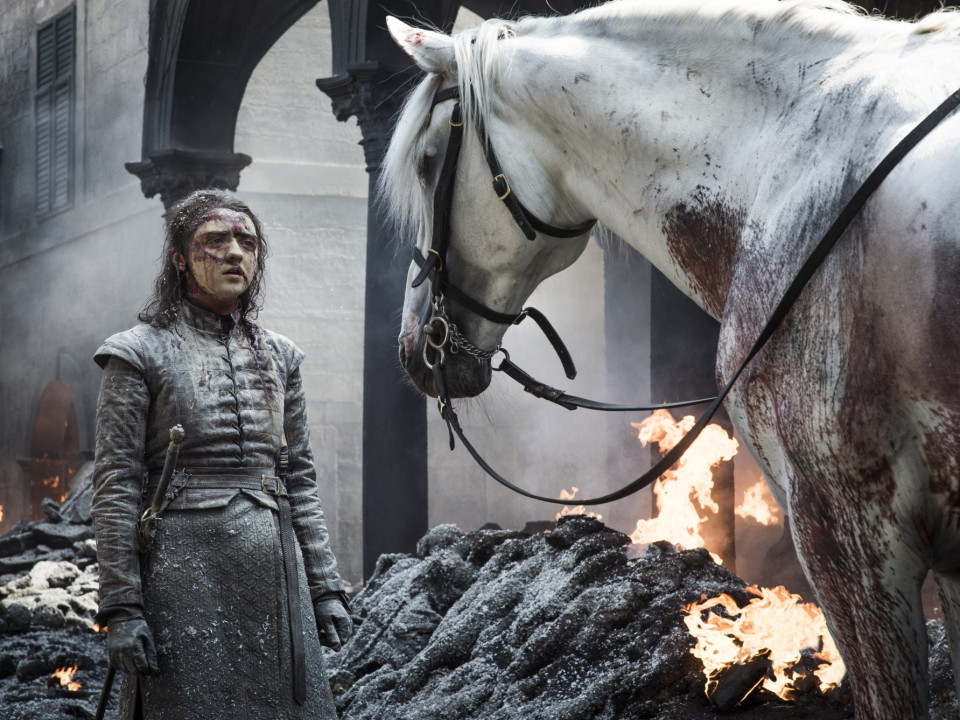 SPOILER | Ce semnifică flăcările verzi și calul alb de la finalul celui mai recent episod din „Game Of Thrones”?