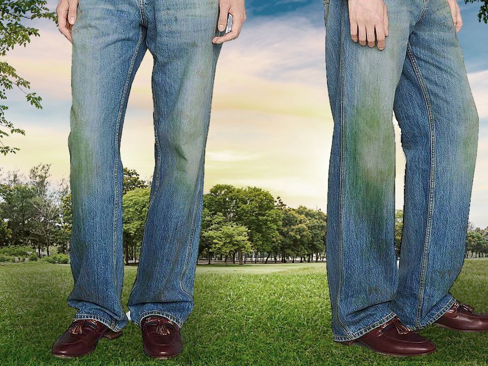 Gucci a lansat un model de blugi „murdari”, cu urme de iarbă. Iată cât costă o astfel de pereche de pantaloni!