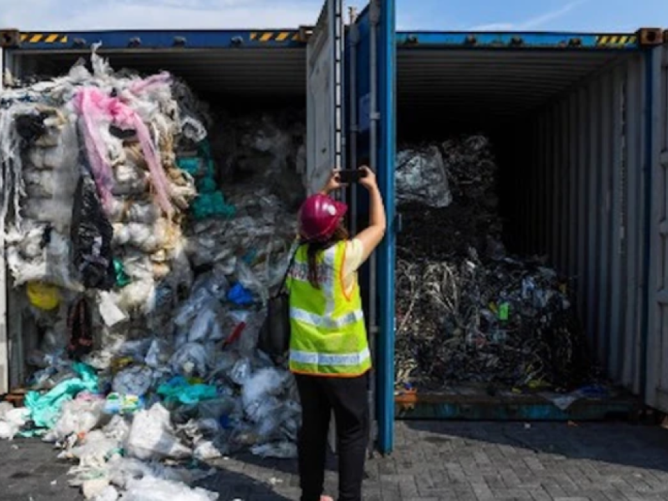 Nu săracii sunt de vină că doar 9% din plasticul global e reciclat