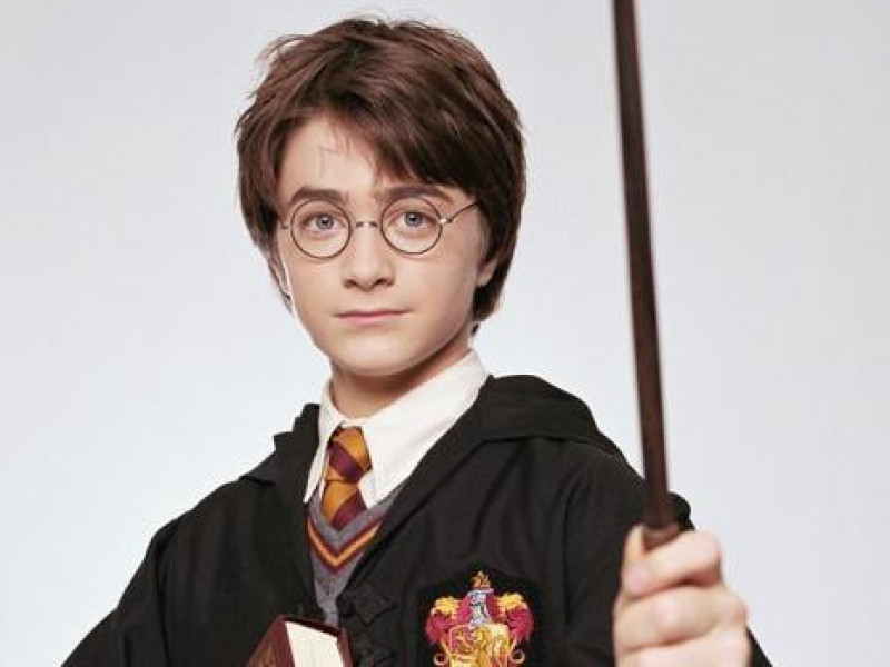 Harry Potter a crescut! Nu o să-l mai recunoști pe Daniel Radcliffe în noul său film, „Escape from Pretoria”