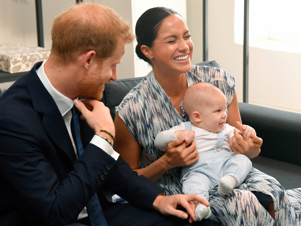 VIDEO | Imagini adorabile de la prima aniversare a lui Archie, fiul Prințului Harry și al lui Meghan Markle