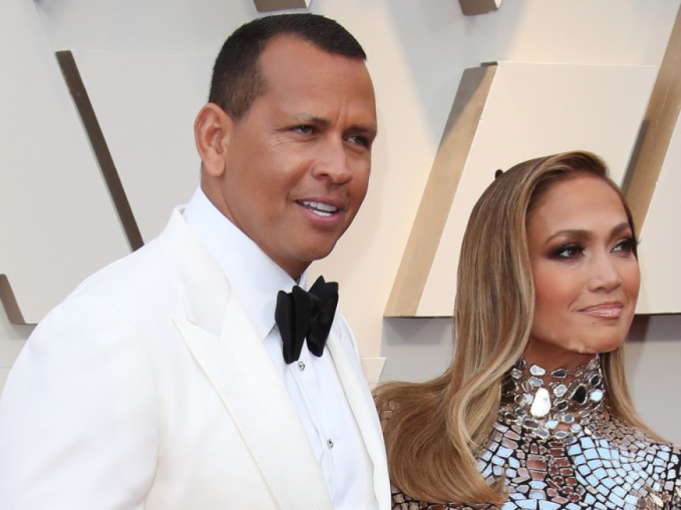 La două zile de la logodnă, Alex Rodriguez a fost acuzat că ar fi înșelat-o pe Jennifer Lopez