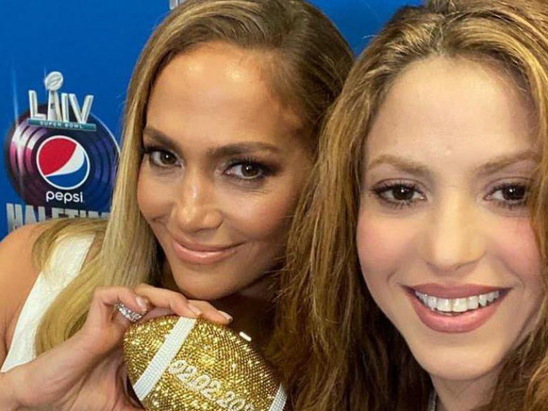 FOTO | Cum s-au îmbrăcat Jennifer Lopez și Shakira la același eveniment!