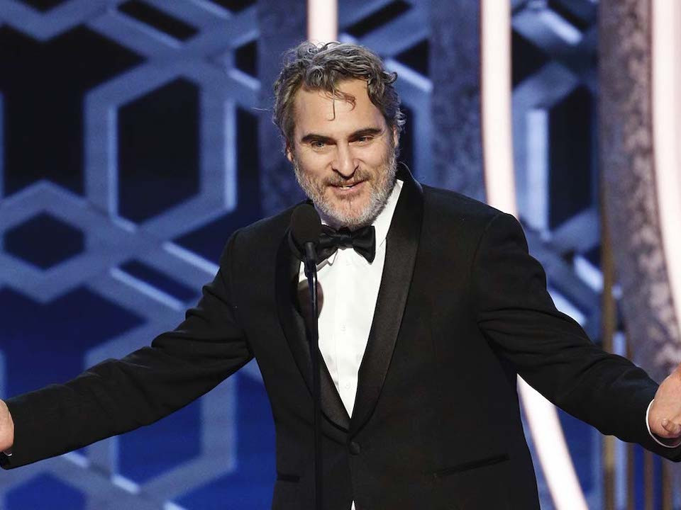 Joaquin Phoenix a avut cel mai controversat discurs la Globurile de Aur 2020. Un adevărat Joker pe scenă?