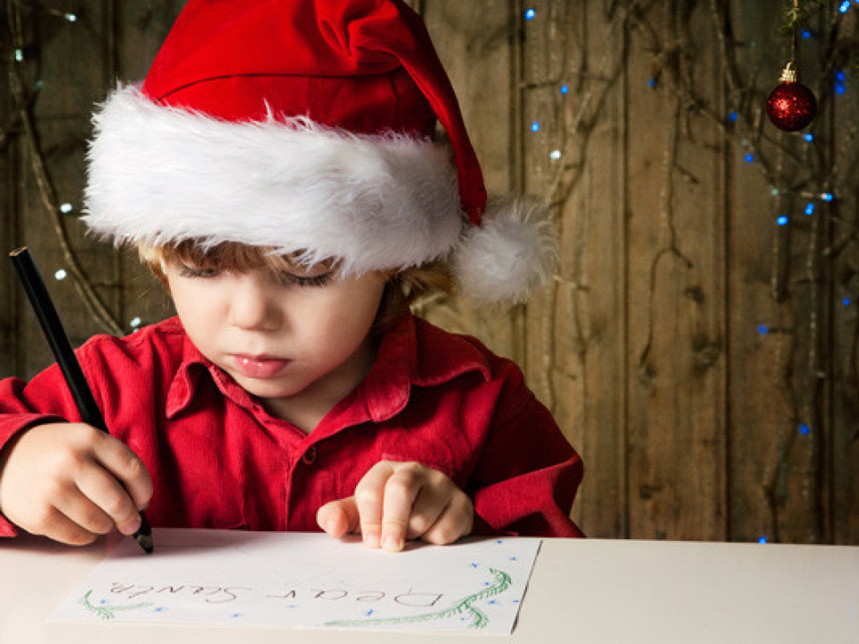 Scrisoarea emoționantă a lui Matei către Moș Crăciun: „Pentru mami te rog să aduci ceva de mâncare”