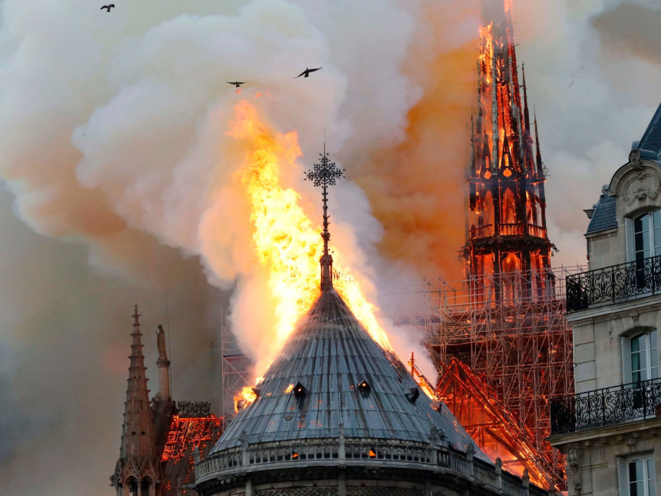 Miliardarii care s-au lăudat că vor dona bani pentru Catedrala Notre-Dame nu au dat niciun ban până acum