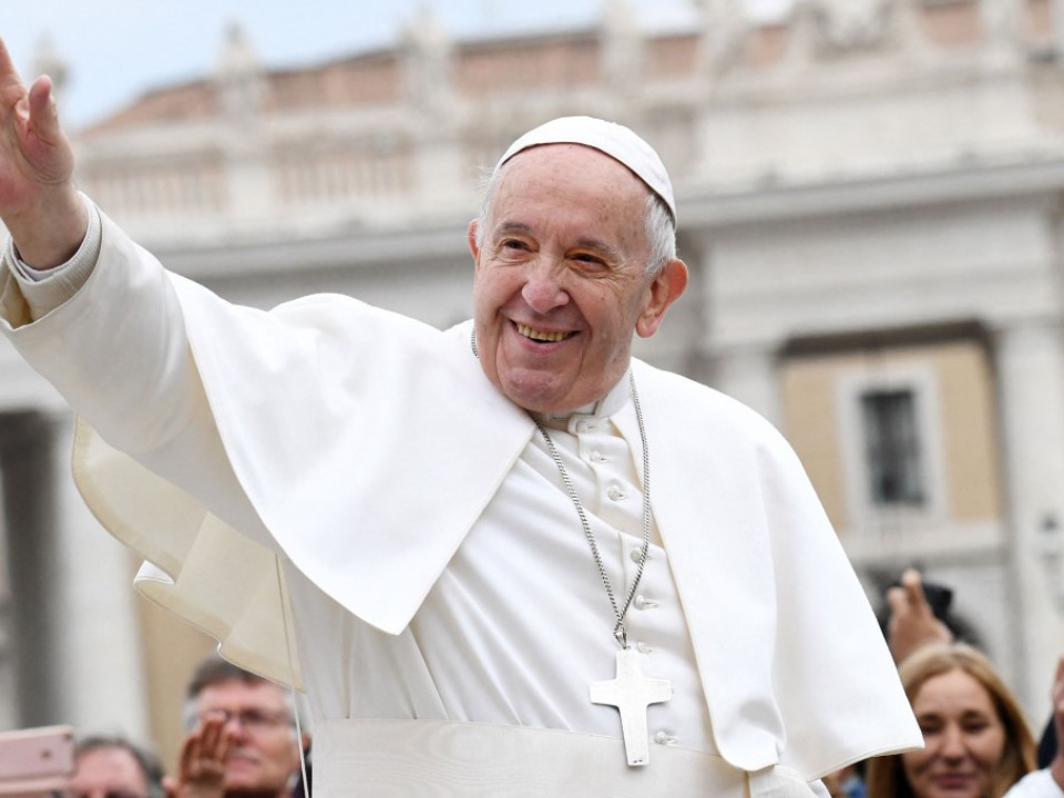 VIDEO | Papa Francisc a donat cinci ventilatoare pulmonare pentru bolnavii de coronavirus din Suceava!