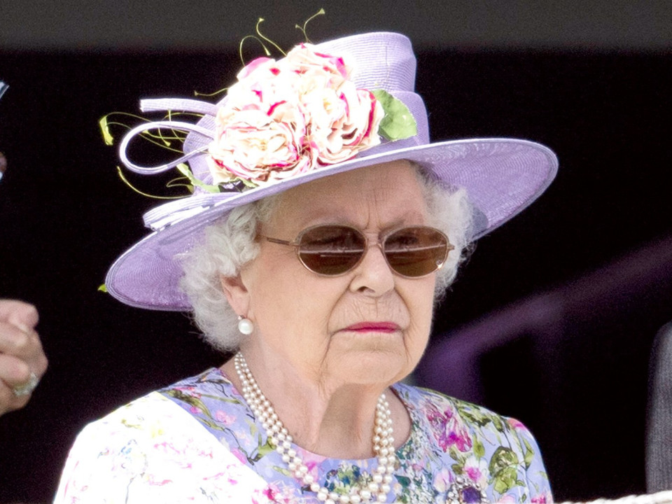 VIDEO | Regina Elisabeta a postat pe Instagram pentru prima oară!
