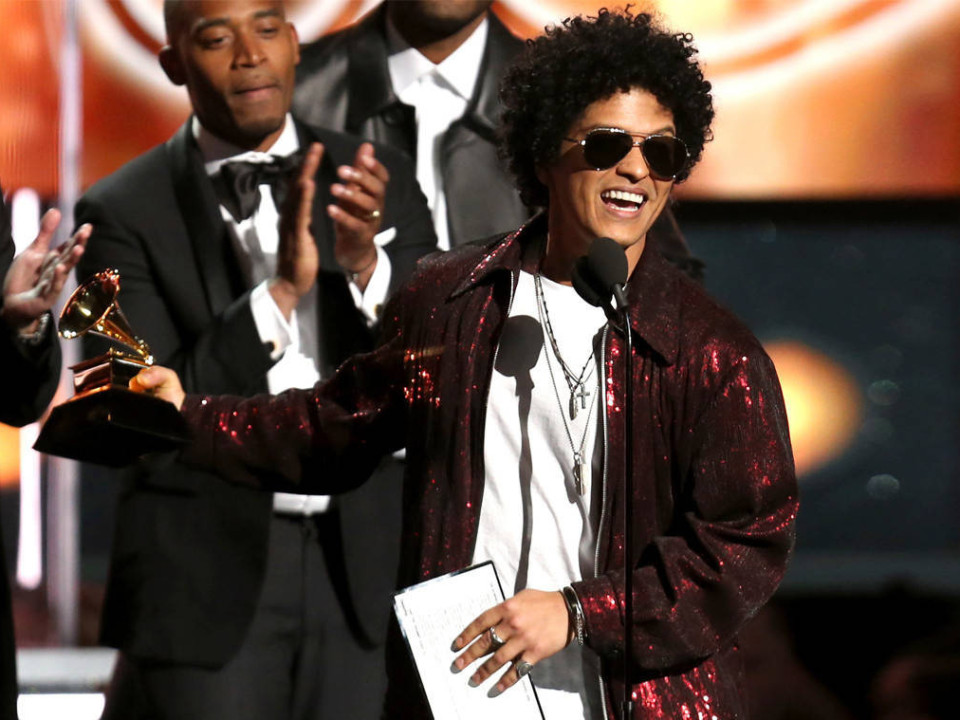 Bruno Mars a venit cu iubita la Premiile Grammy. Iată cum arată aceasta! 