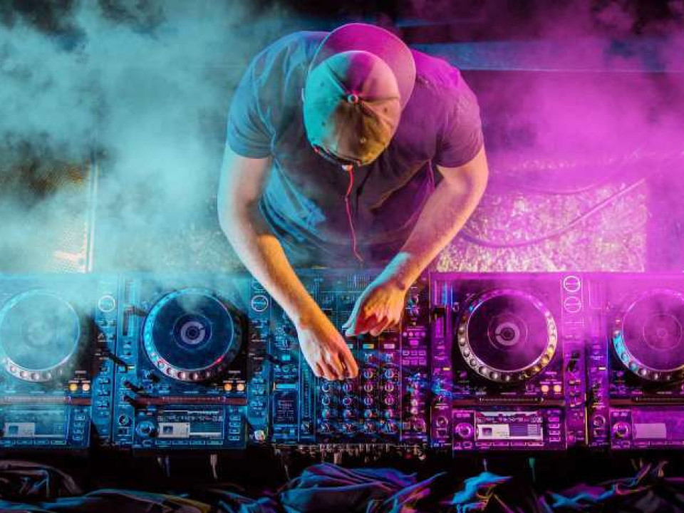 INCREDIBIL! DJ-ul care a avut cele mai multe live-uri din lume, în 2018, a fost și în România
