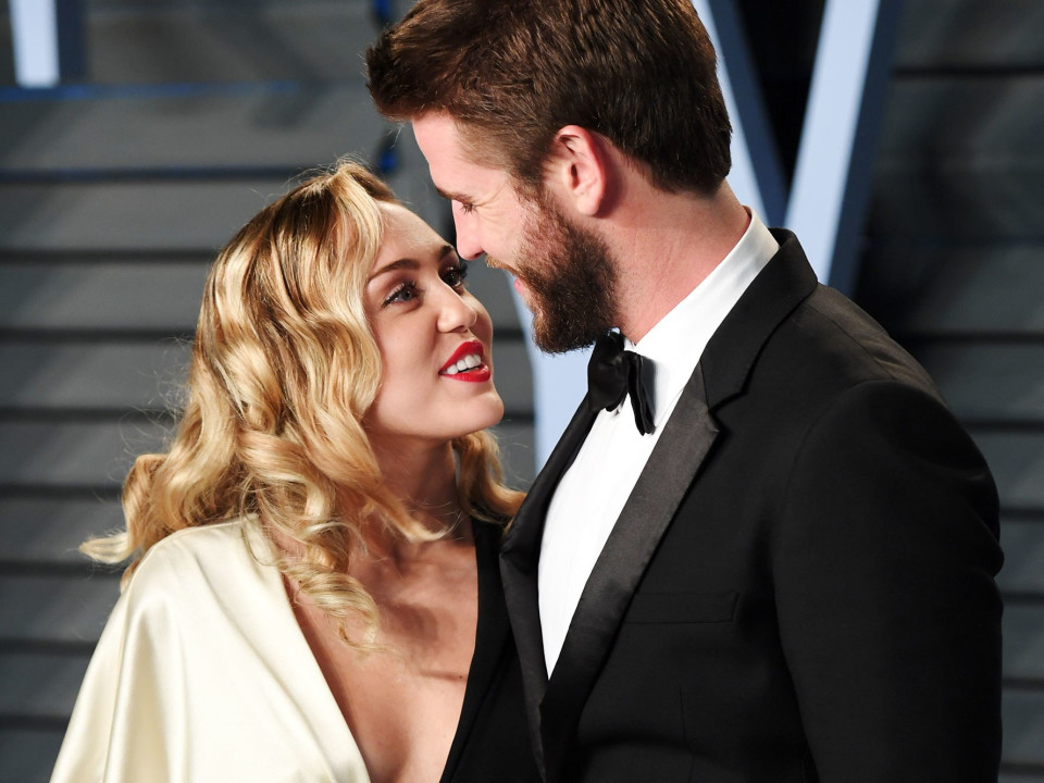 Miley Cyrus și Liam Hemsworth, prima apariție în calitate de cuplu căsătorit
