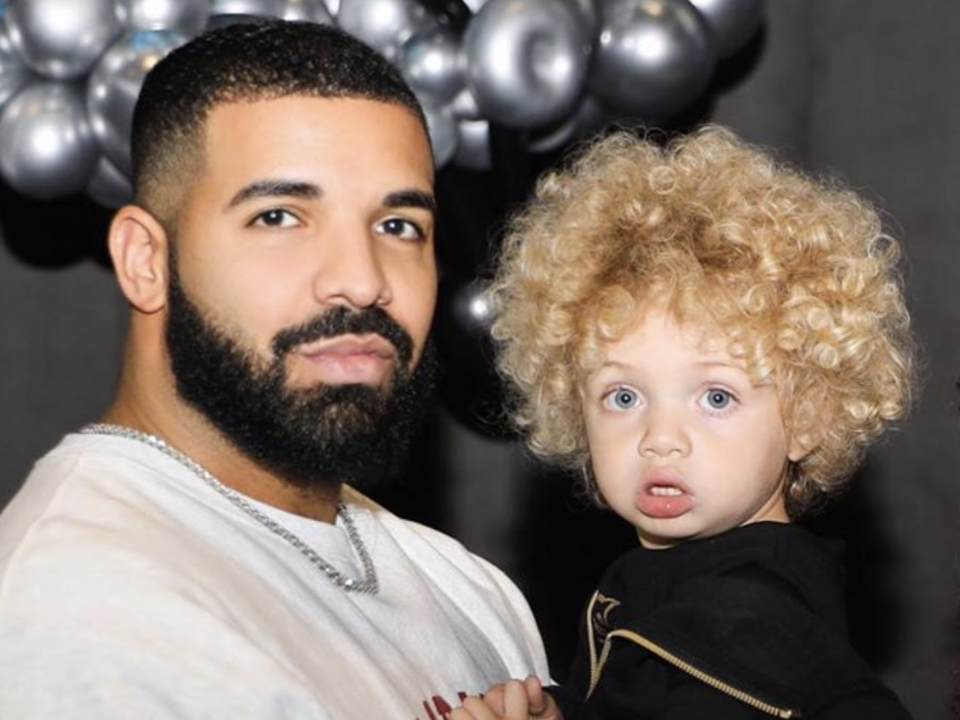 Drake, noi imagini adorabile cu fiul său. Micuțul Adonis a împlinit patru ani!