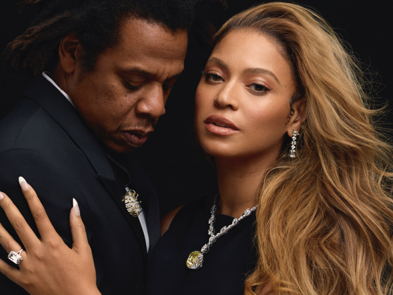 Beyonce, ravisantă la brațul lui Jay-Z! Uite ce rochie spectaculoasă a purtat artista