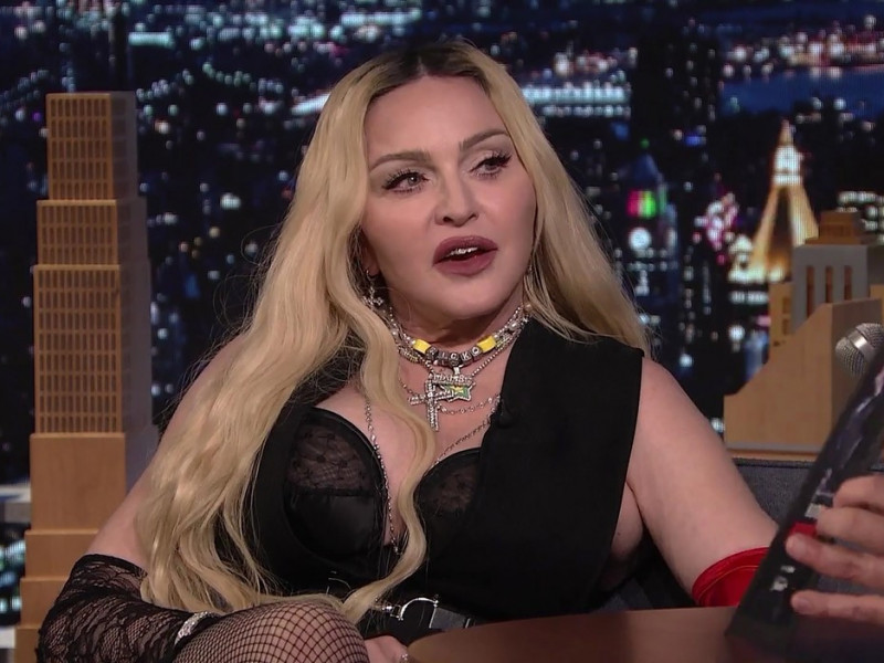 Madonna, cu posteriorul la vedere la TV. Cum a reacționat gazda emisiunii?