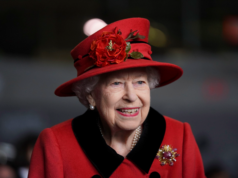 Regina Elisabeta a II-a, în vârstă de 95 de ani, a refuzat titlul de „Bătrânelul anului”