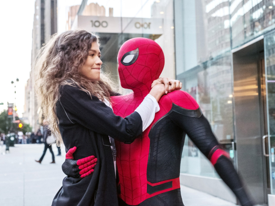 Sărutul pe care îl așteptam cu toții! Urmărește noul trailer pentru „Spider-Man: No Way Home” cu Tom Holland și Zendaya