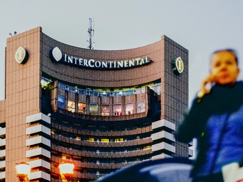 Povestea hotelului InterContinental și cum au băgat comuniștii capitalismul decadent în București