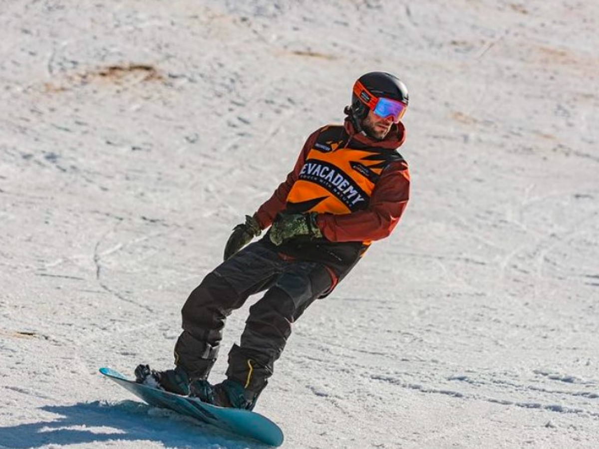 Sfaturi pentru începătorii într-ale snowboard-ului, cu Adrian Pintec - instructor acreditat de snowboard şi schi