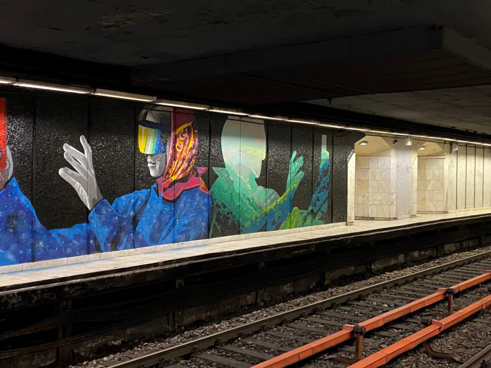 Stația de metrou de la Piața Romană a fost pictată și arată acum spectaculos