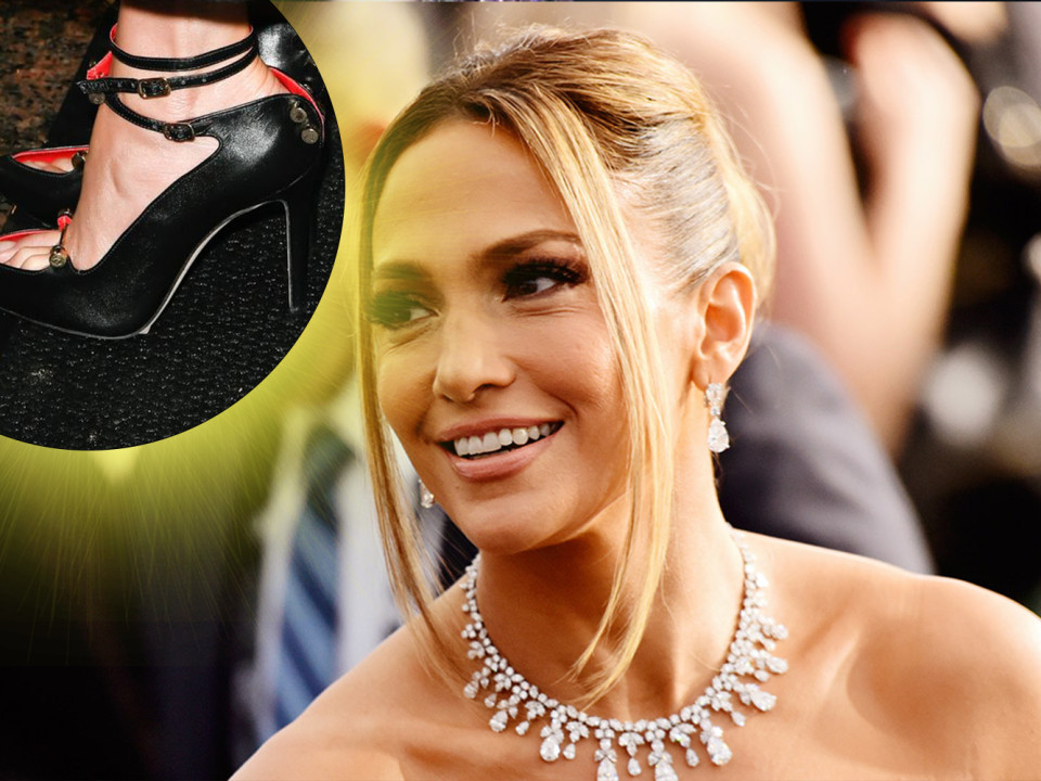 Jennifer Lopez  își promovează noul film într-o pereche de pantofi românești
