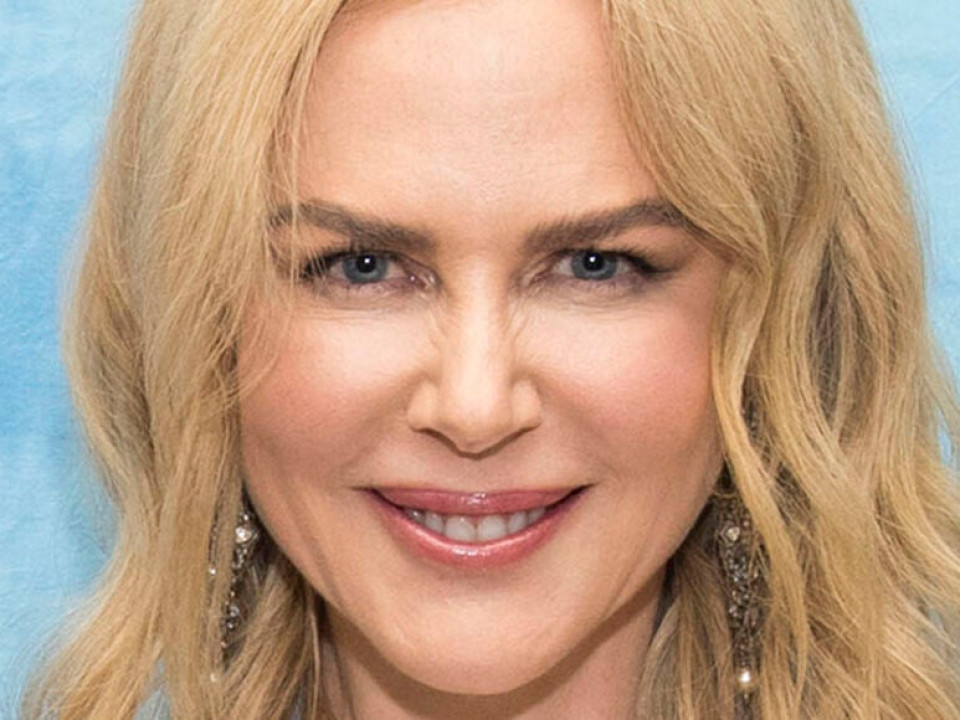 Fanii sunt contrariați de modul în care Nicole Kidman a apărut îmbrăcată pe coperta revistei Vanity Fair: „Un styling teribil”