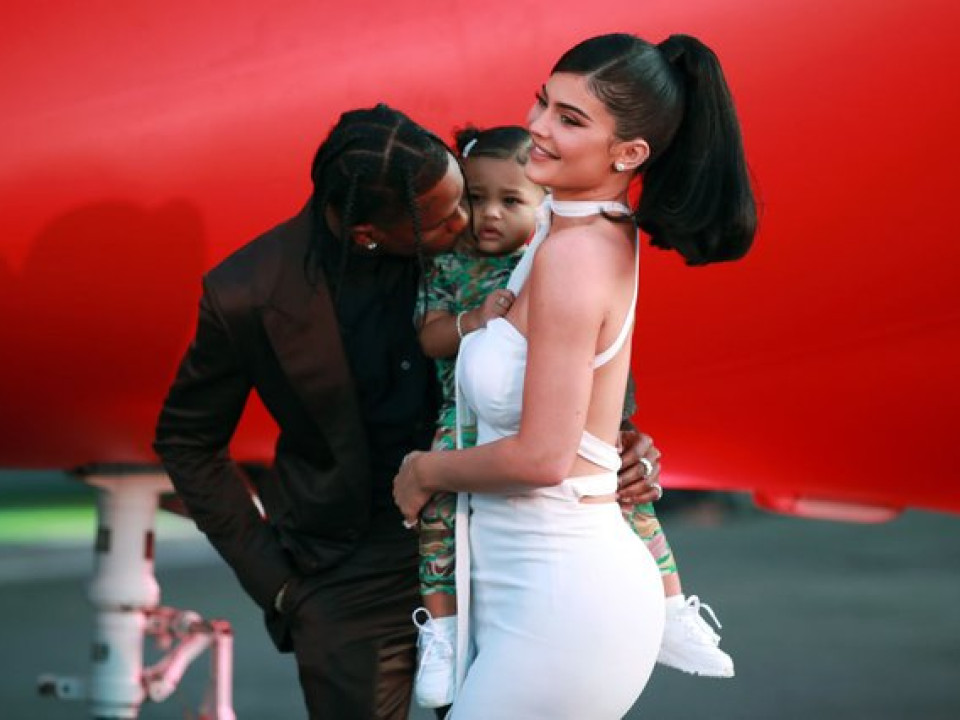 Kylie Jenner povestește cum s-a recuperat după nașterea bebelușului Wolf: „Nu a fost ușor pentru mine”