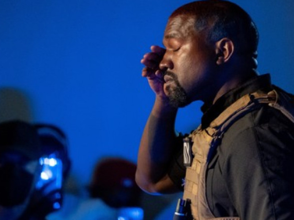 Organizatorii Grammy i-au interzis lui Kanye West să mai cânte în cadrul event-ului, din cauza comportamentului său din online