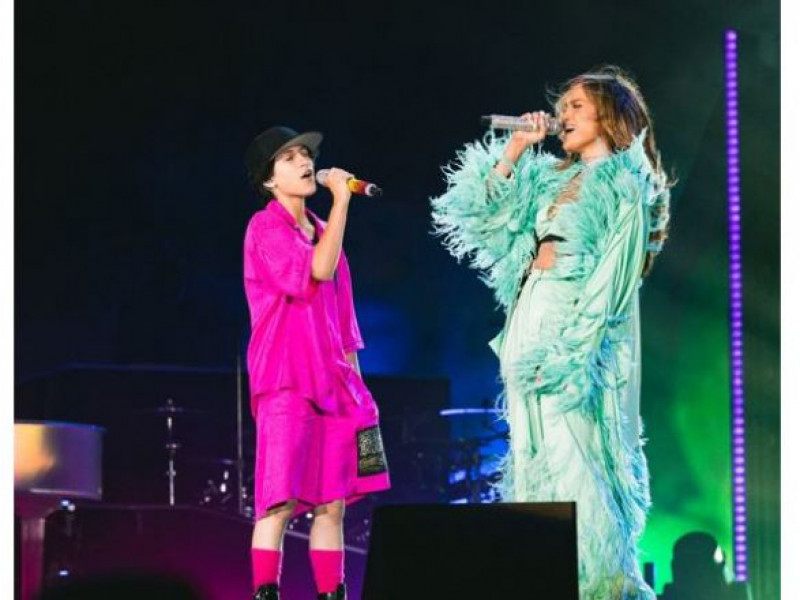 Înaintea unui duet alături de fiica ei, Jennifer Lopez a lăsat de înțeles că adolescenta este non-binară