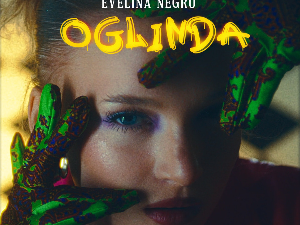 Evelina Negru a lansat single-ul „Oglinda”, o piesă de dragoste, care vorbește despre povestea de iubire dintre două suflete pereche