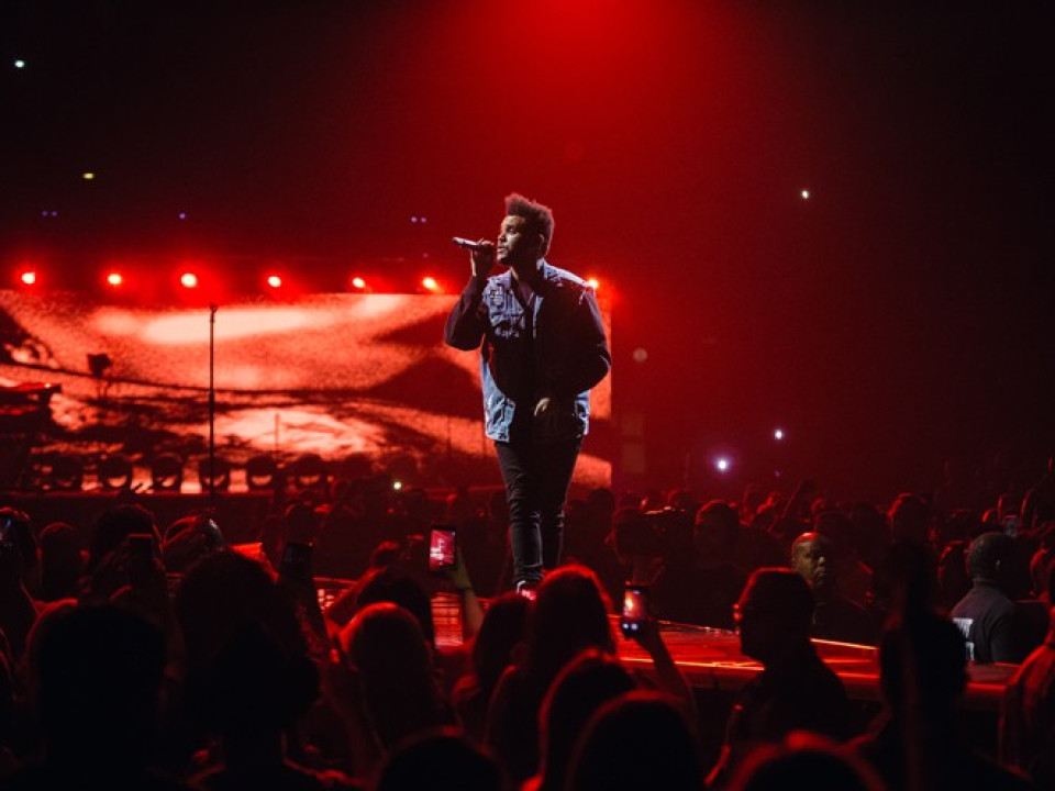 The Weeknd a rămas fără voce în fața unui stadion întreg: „Mă omoară treaba asta, dar nu mai pot continua”