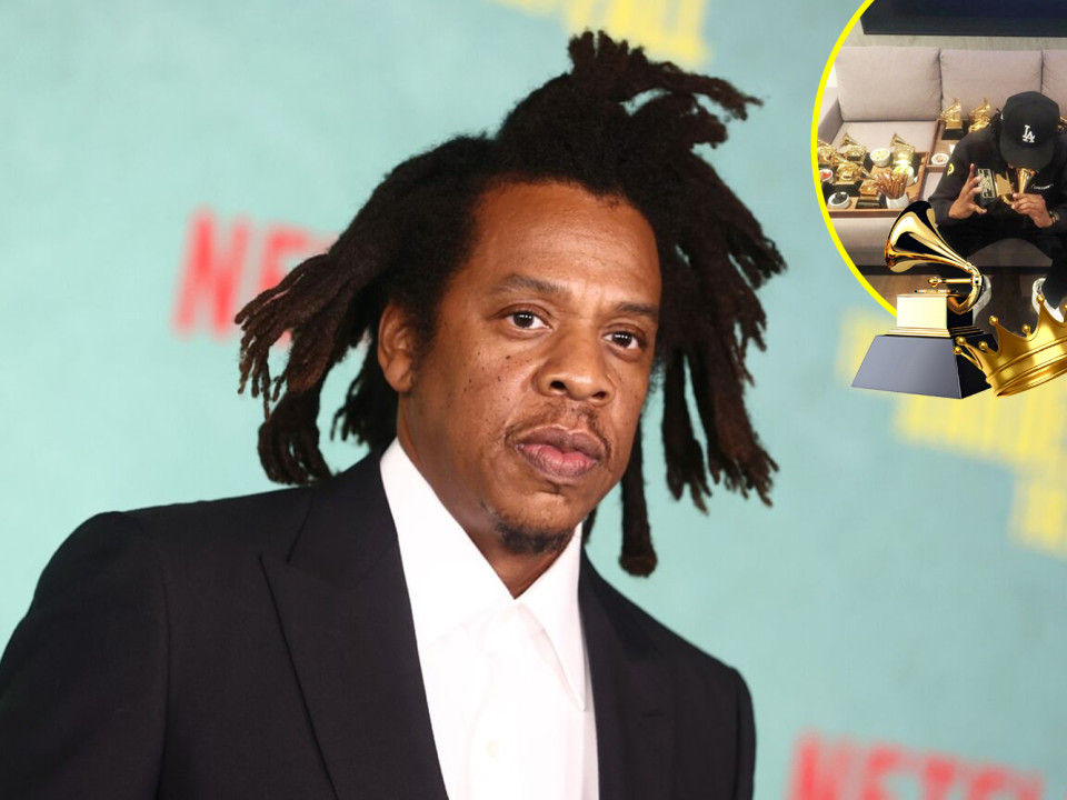 Jay-Z le-a adus aminte fanilor de moștenirea lui și s-a pozat cu toate Grammy-urile câștigate