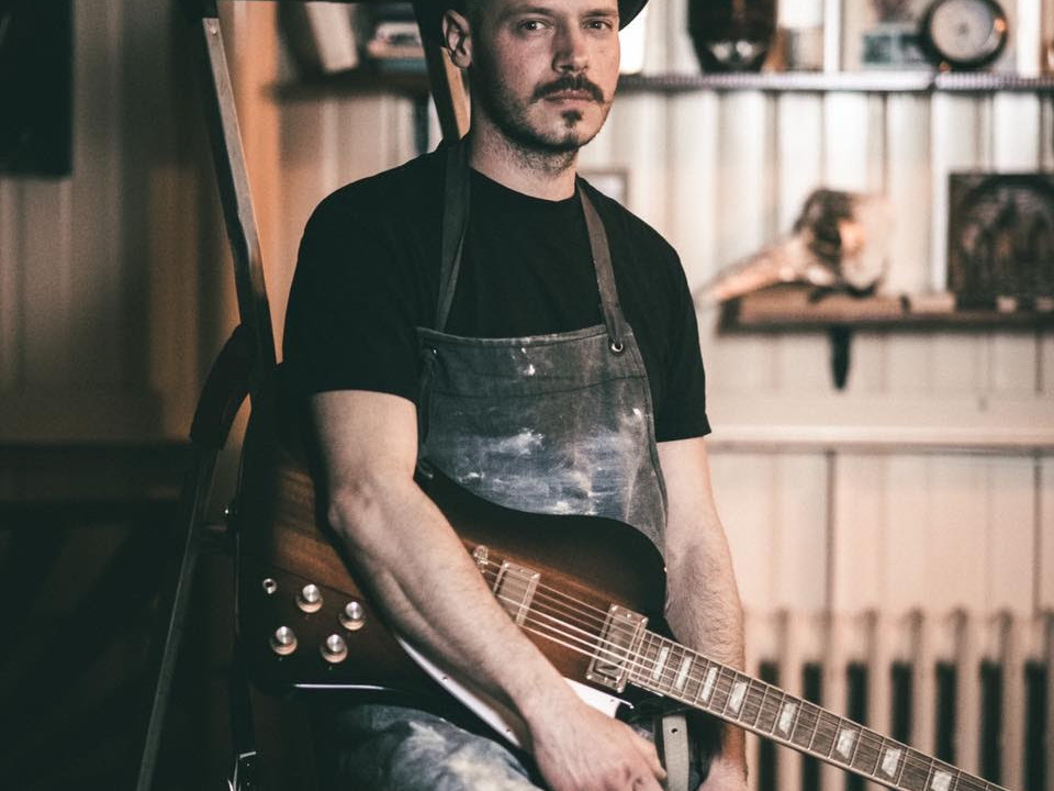 Jurjak a lansat un album cu influențe rock și blues, „Hoţii de vise”