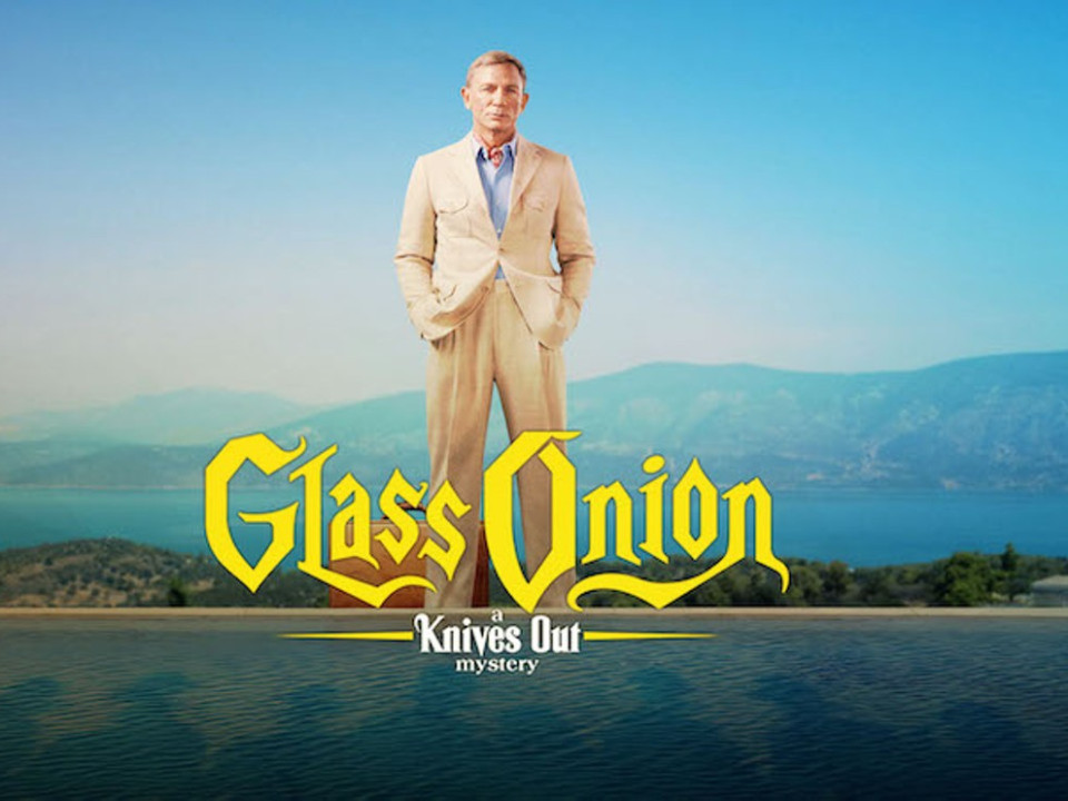 Cel mai așteptat film al iernii, „GLASS ONION: A KNIVES OUT MYSTERY”,  e disponibil de azi pe Netflix