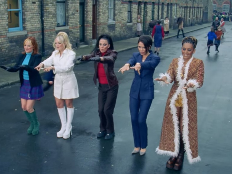 Spice Girls au oferit fanilor un nou clip pentru piesa „Stop”, care a împlinit 25 de ani