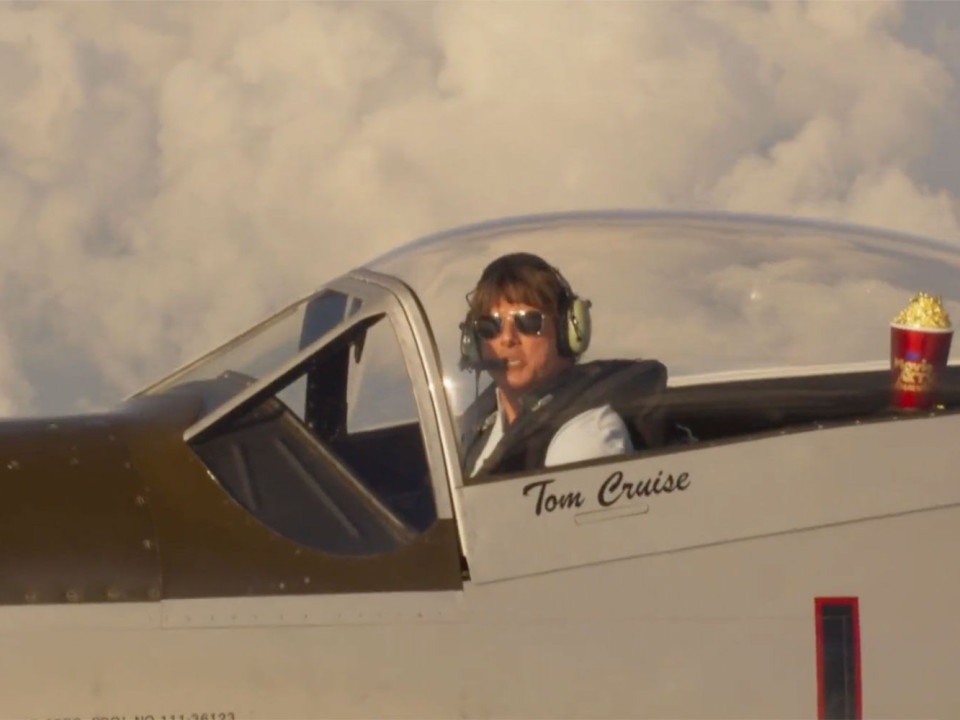 MTV Awards 2023: Tom Cruise a acceptat un premiu în timp ce pilota un avion de luptă
