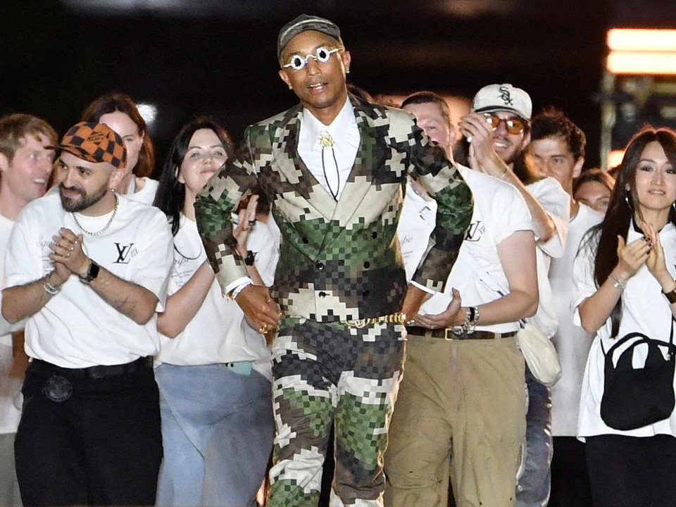 Pharrell și-a făcut debutul în funcția de director creativ Louis Vuitton cu un show spectaculos