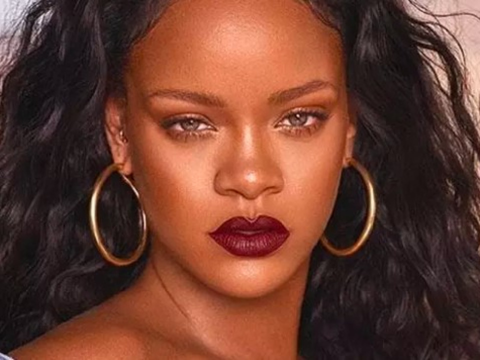 Rihanna a devenit prima femeie care are 10 melodii cu un miliard de difuzări pe Spotify